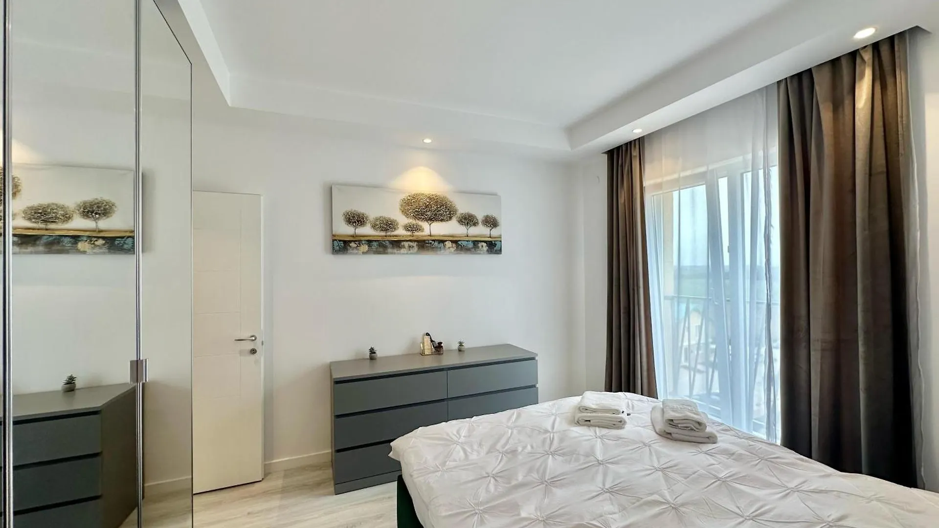 Yuva Apartment Cosmopolis Tunarii