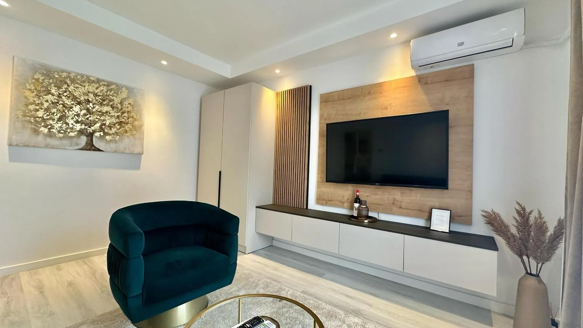 Yuva Apartment Cosmopolis Tunarii