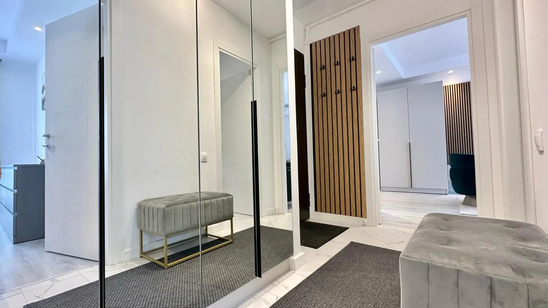 Yuva Apartment Cosmopolis Tunarii